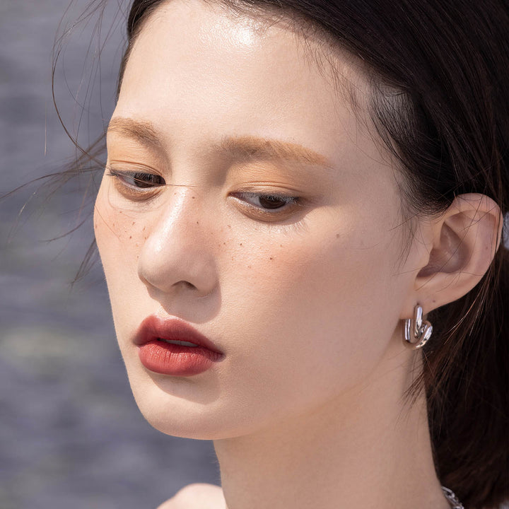 INTO U カスタマイズエアリーリップマッドのコピー